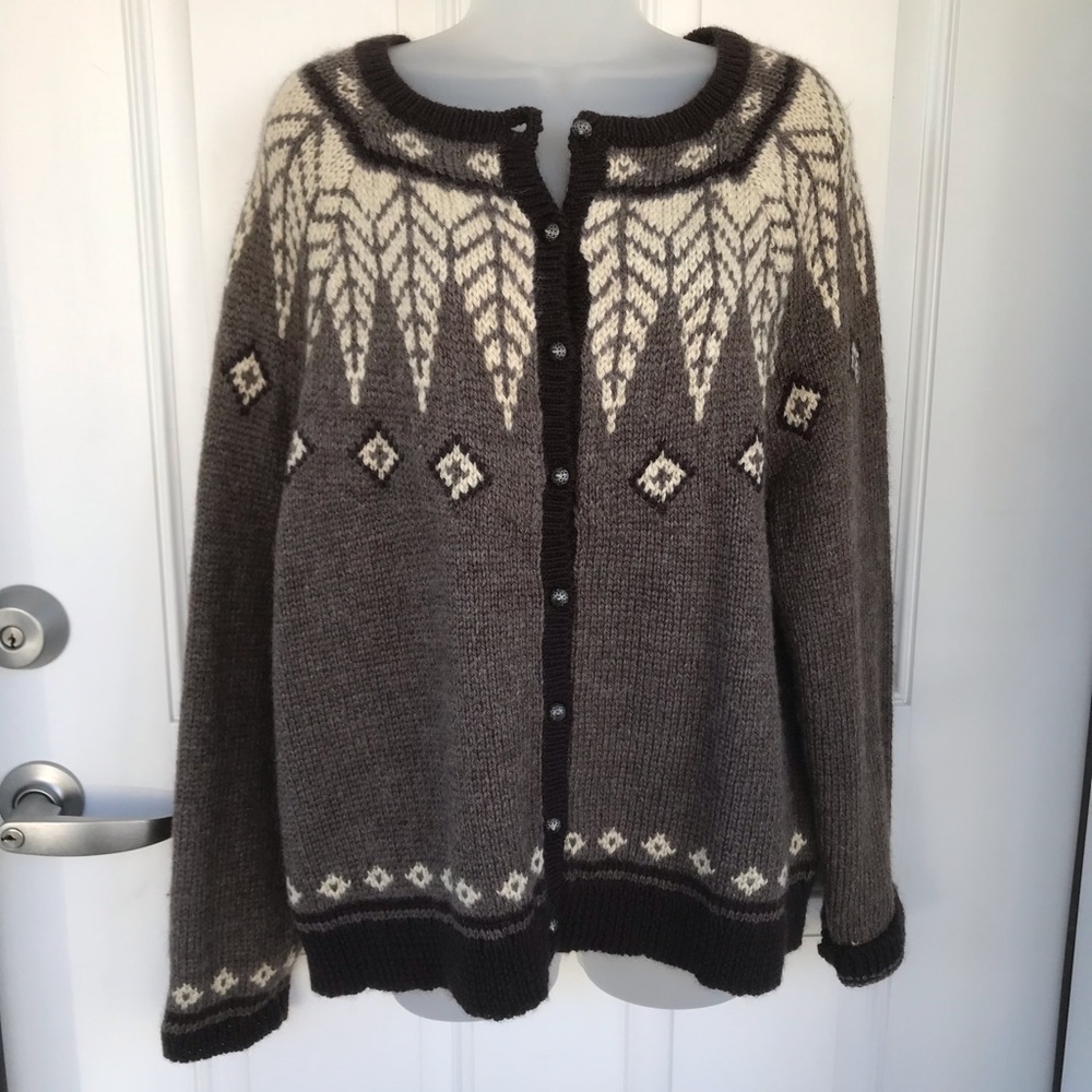 J. Jill wool blend grey and cream yolk sweater with detailed buttons  LP / XLP